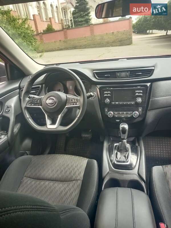 Позашляховик / Кросовер Nissan Rogue 2017 в Харкові