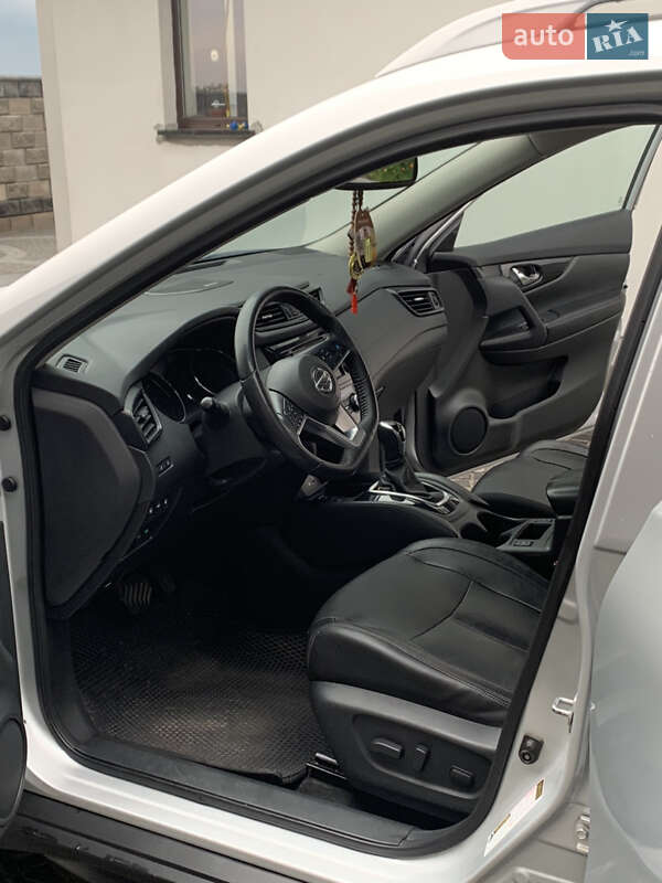 Позашляховик / Кросовер Nissan Rogue 2019 в Рівному