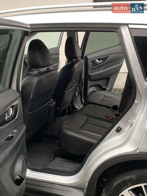 Позашляховик / Кросовер Nissan Rogue 2019 в Рівному