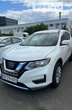 Внедорожник / Кроссовер Nissan Rogue 2017 в Киеве