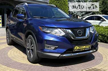 Внедорожник / Кроссовер Nissan Rogue 2017 в Львове