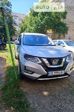 Позашляховик / Кросовер Nissan Rogue 2015 в Чернівцях