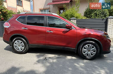Внедорожник / Кроссовер Nissan Rogue 2016 в 