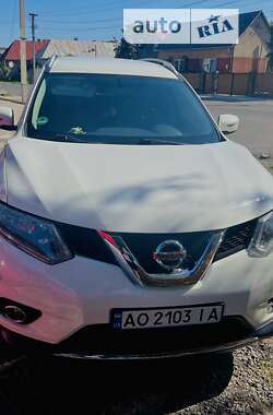 Внедорожник / Кроссовер Nissan Rogue 2015 в Ужгороде