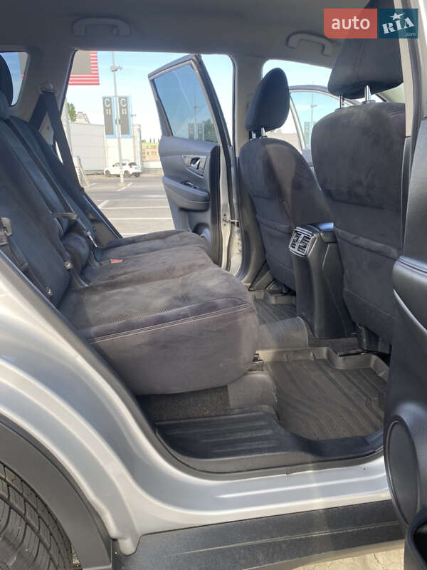 Позашляховик / Кросовер Nissan Rogue 2016 в Києві