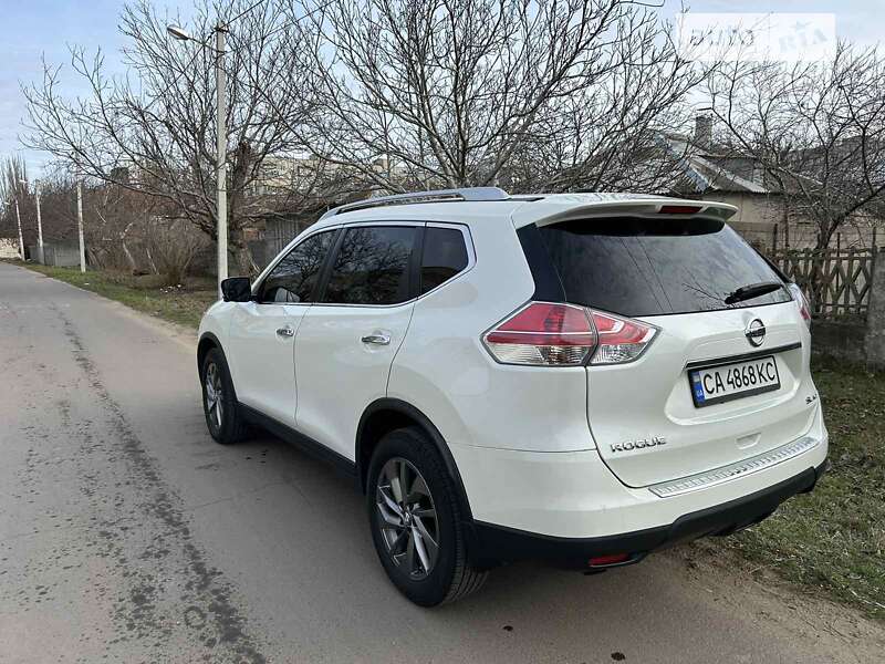 Внедорожник / Кроссовер Nissan Rogue 2016 в Николаеве