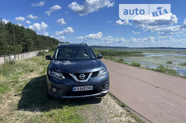 Внедорожник / Кроссовер Nissan Rogue 2016 в Киеве