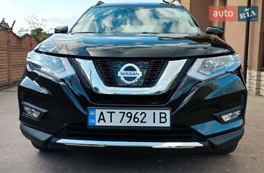 Внедорожник / Кроссовер Nissan Rogue 2019 в 