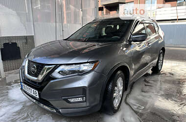 Внедорожник / Кроссовер Nissan Rogue 2018 в Виннице