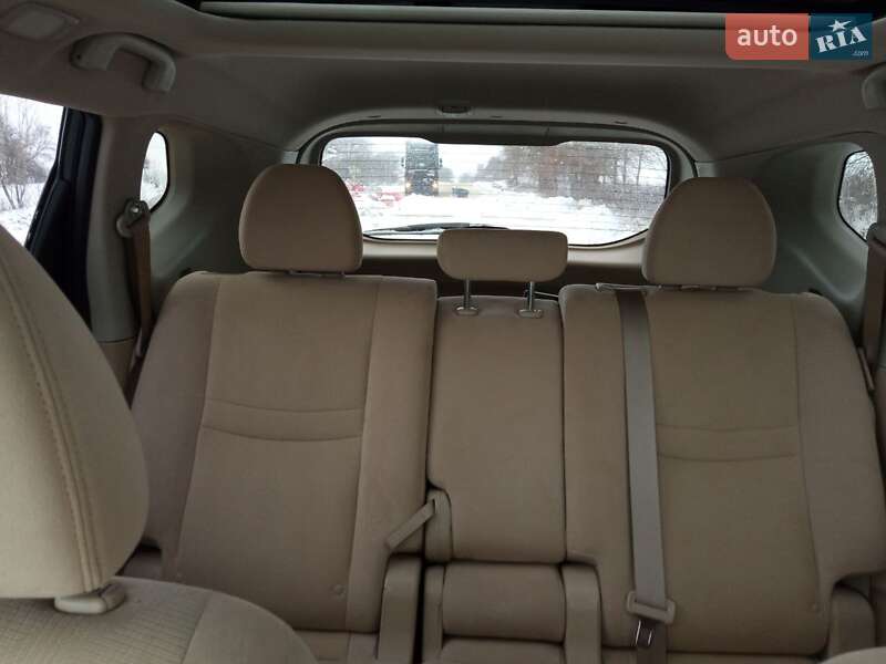 Внедорожник / Кроссовер Nissan Rogue 2015 в Владимире фото 8 Внедорожник / Кроссовер Nissan Rogue 2015 в Владимире