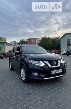 Внедорожник / Кроссовер Nissan Rogue 2018 в Черновцах