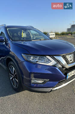 Внедорожник / Кроссовер Nissan Rogue 2018 в 