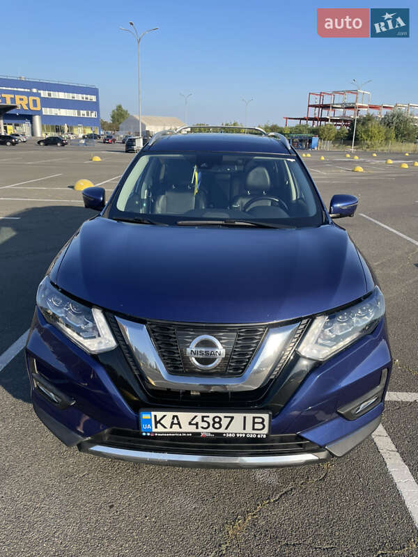 Внедорожник / Кроссовер Nissan Rogue 2018 в Киеве