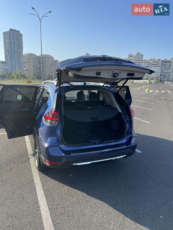 Внедорожник / Кроссовер Nissan Rogue 2018 в Киеве