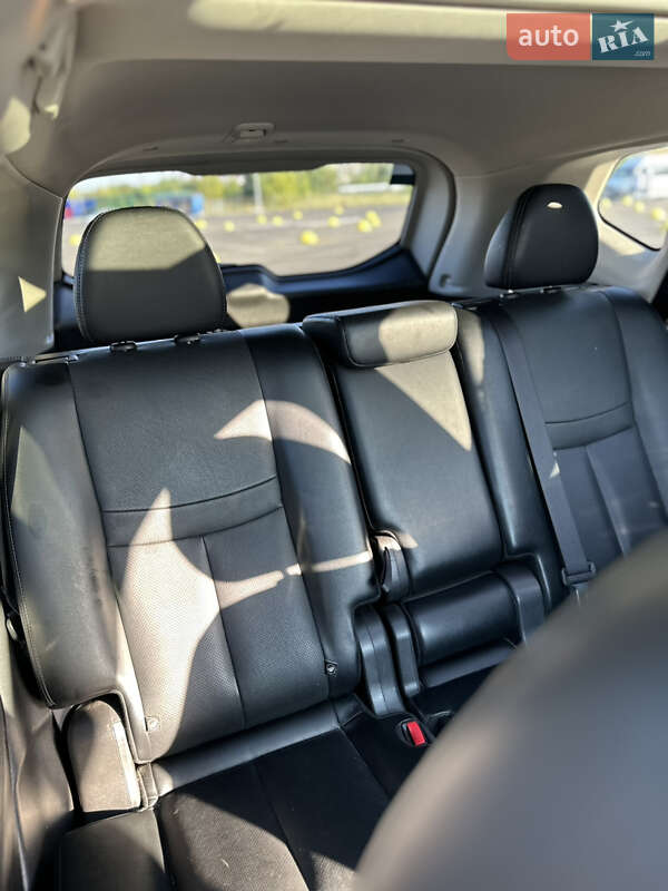 Внедорожник / Кроссовер Nissan Rogue 2018 в Киеве