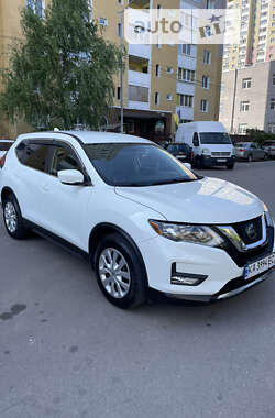 Внедорожник / Кроссовер Nissan Rogue 2018 в Киеве