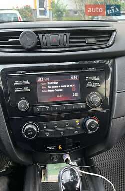 Внедорожник / Кроссовер Nissan Rogue 2016 в Дубно