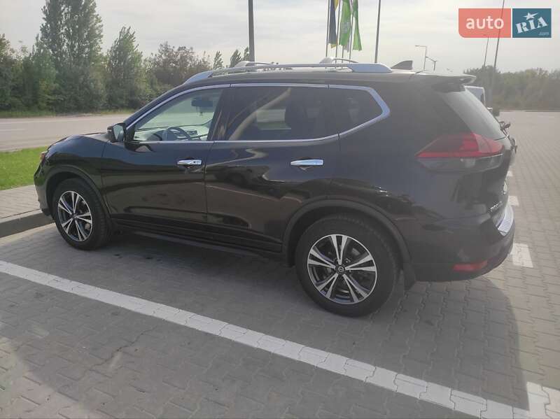 Внедорожник / Кроссовер Nissan Rogue 2018 в Каменец-Подольском