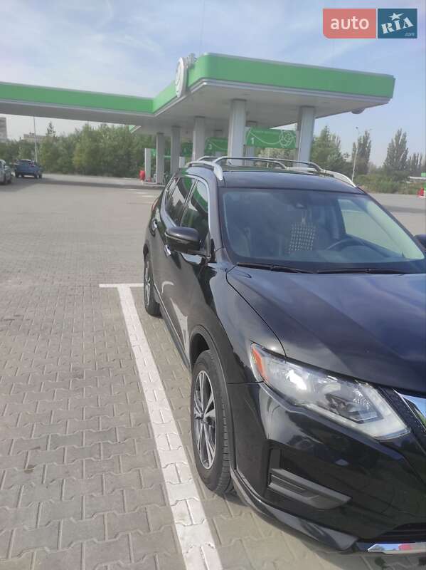 Внедорожник / Кроссовер Nissan Rogue 2018 в Каменец-Подольском