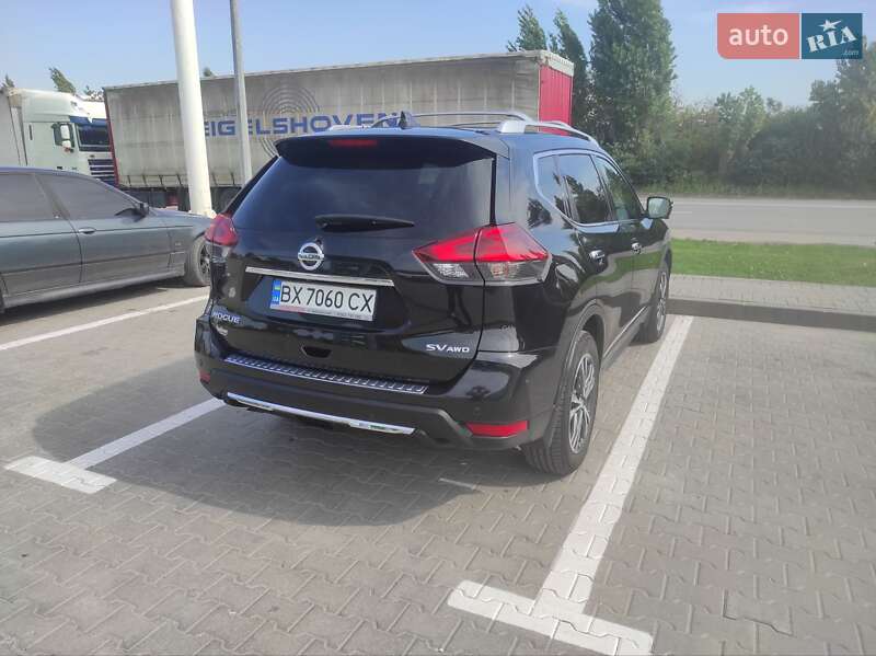 Внедорожник / Кроссовер Nissan Rogue 2018 в Каменец-Подольском