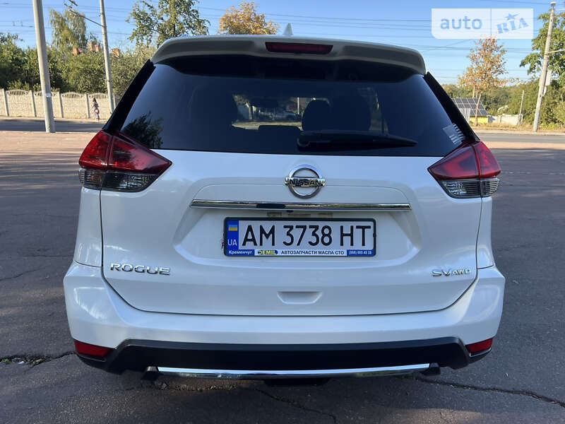 Позашляховик / Кросовер Nissan Rogue 2017 в Житомирі