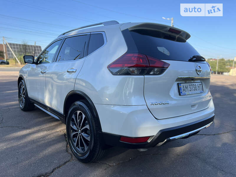 Позашляховик / Кросовер Nissan Rogue 2017 в Житомирі
