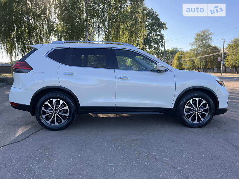 Позашляховик / Кросовер Nissan Rogue 2017 в Житомирі