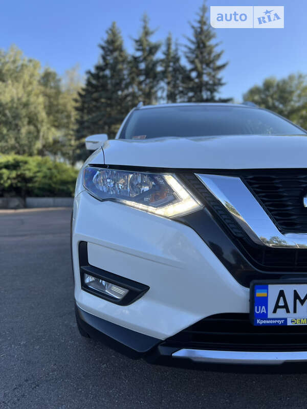 Позашляховик / Кросовер Nissan Rogue 2017 в Житомирі