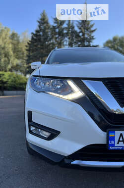 Позашляховик / Кросовер Nissan Rogue 2017 в 
