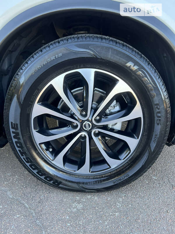 Позашляховик / Кросовер Nissan Rogue 2017 в Житомирі