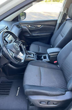 Позашляховик / Кросовер Nissan Rogue 2017 в 