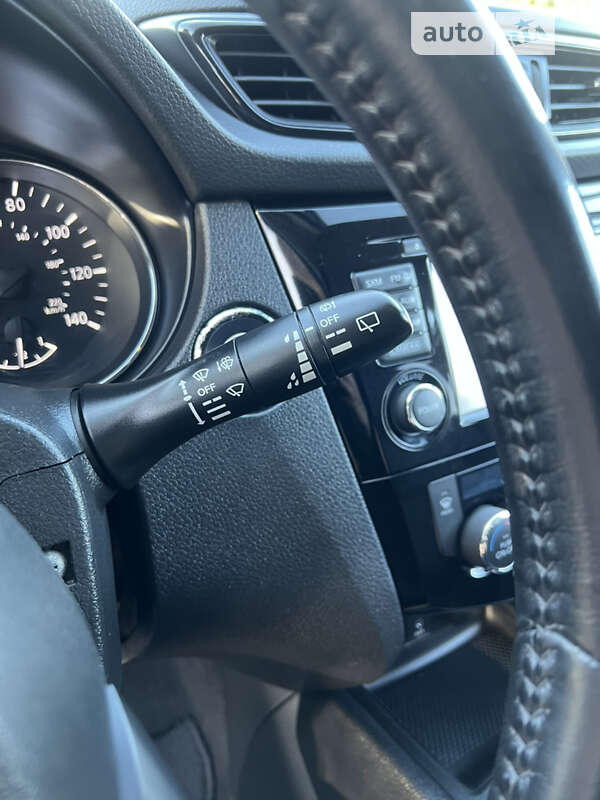 Позашляховик / Кросовер Nissan Rogue 2017 в Житомирі