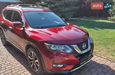 Внедорожник / Кроссовер Nissan Rogue 2018 в 