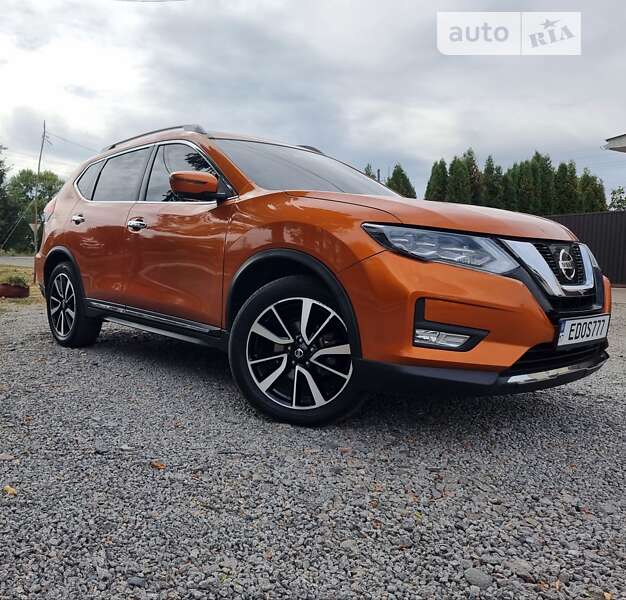 Внедорожник / Кроссовер Nissan Rogue 2018 в Сумах
