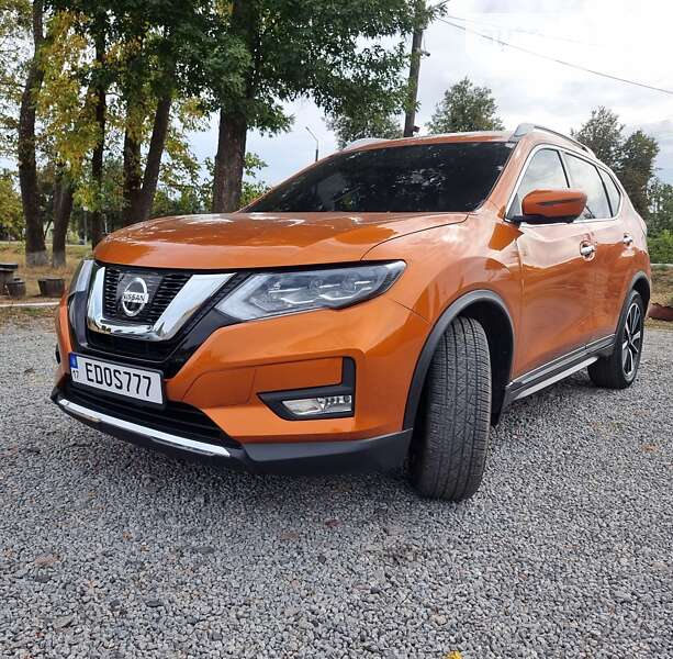 Внедорожник / Кроссовер Nissan Rogue 2018 в Сумах