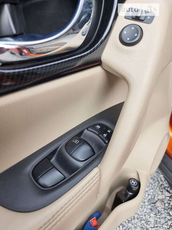 Внедорожник / Кроссовер Nissan Rogue 2018 в Сумах