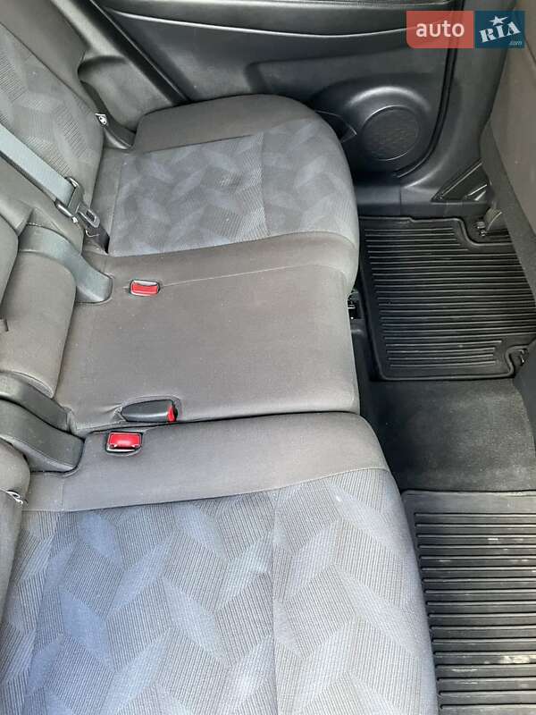 Позашляховик / Кросовер Nissan Rogue 2016 в Оратові