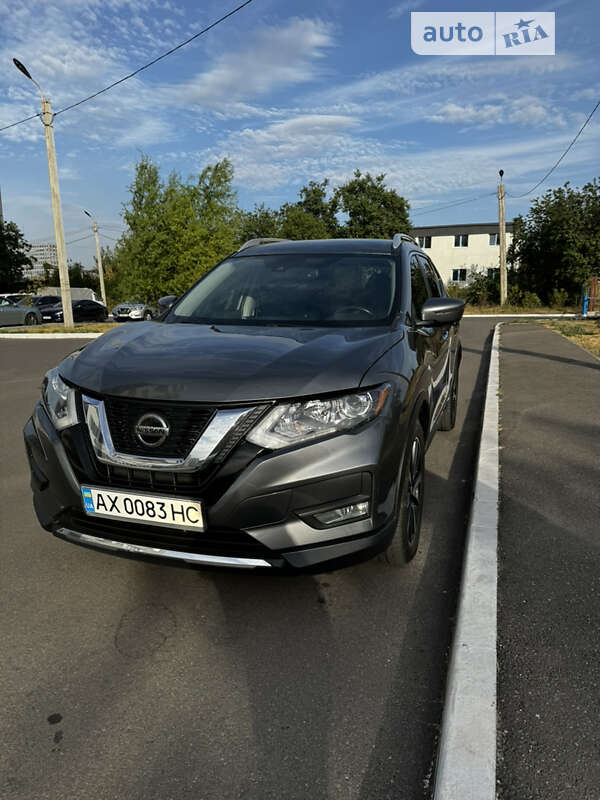 Позашляховик / Кросовер Nissan Rogue 2017 в Харкові