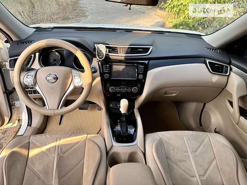Внедорожник / Кроссовер Nissan Rogue 2014 в Краснограде