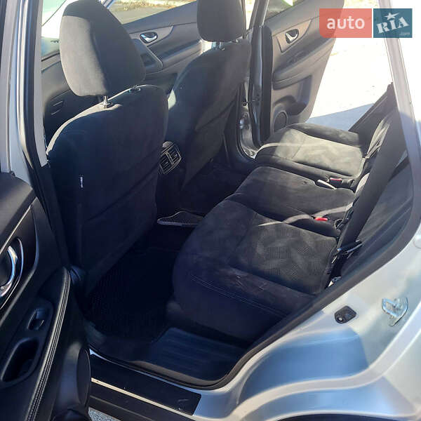 Внедорожник / Кроссовер Nissan Rogue 2016 в Киеве