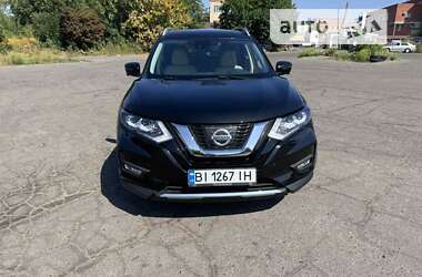 Позашляховик / Кросовер Nissan Rogue 2016 в Полтаві