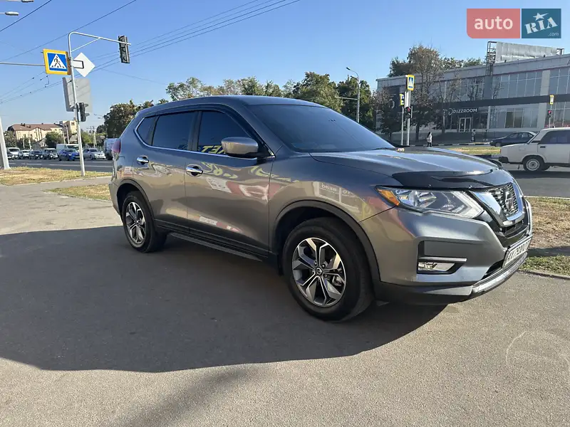 Внедорожник / Кроссовер Nissan Rogue 2017 в 