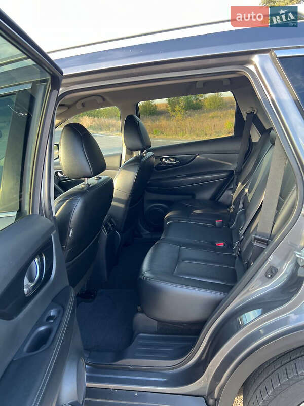 Внедорожник / Кроссовер Nissan Rogue 2019 в Ромнах