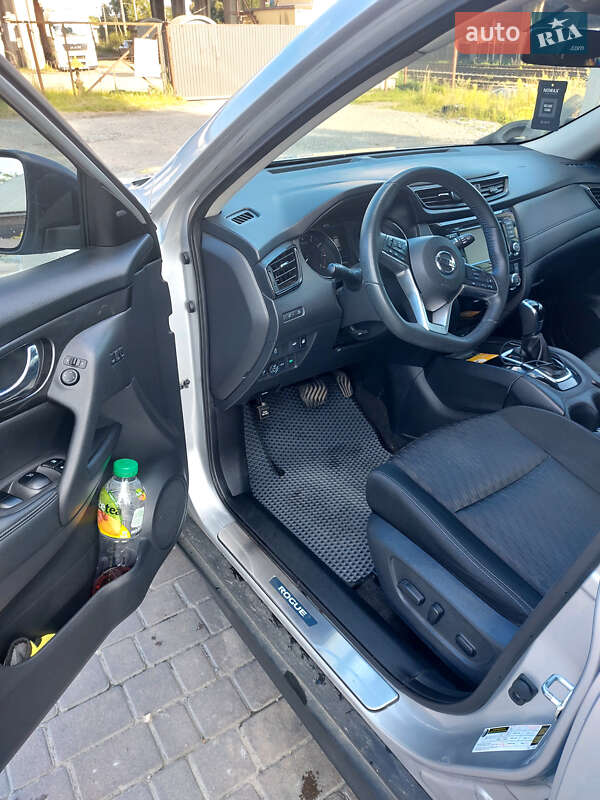 Позашляховик / Кросовер Nissan Rogue 2018 в Львові