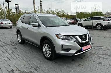 Внедорожник / Кроссовер Nissan Rogue 2017 в Львове