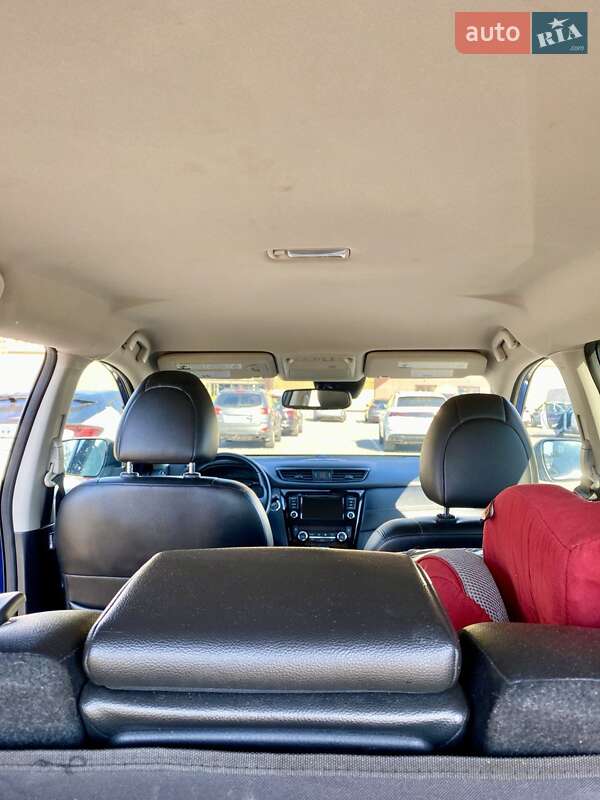 Позашляховик / Кросовер Nissan Rogue 2018 в Львові