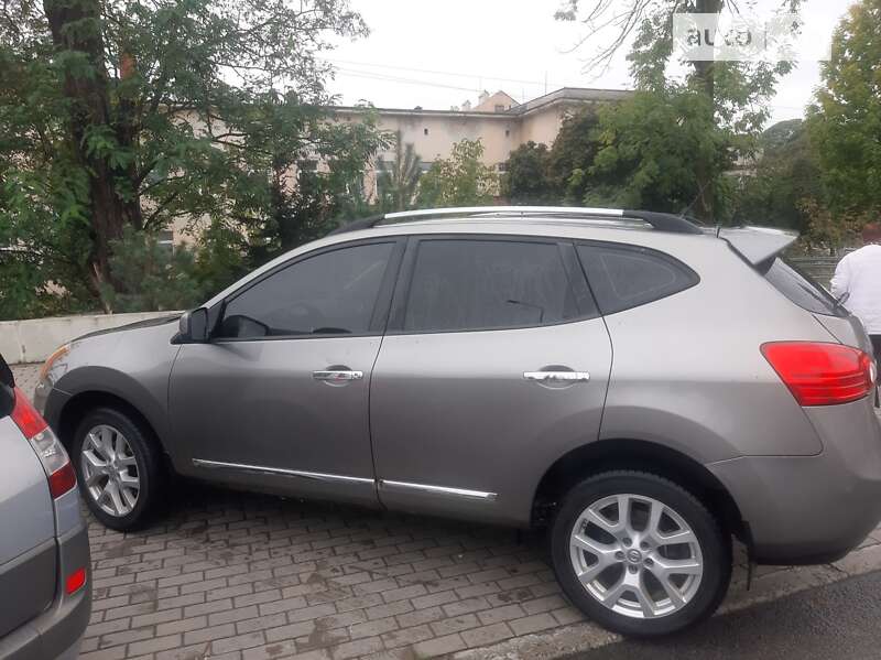 Внедорожник / Кроссовер Nissan Rogue 2014 в Львове