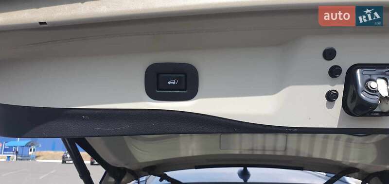 Внедорожник / Кроссовер Nissan Rogue 2015 в Полтаве