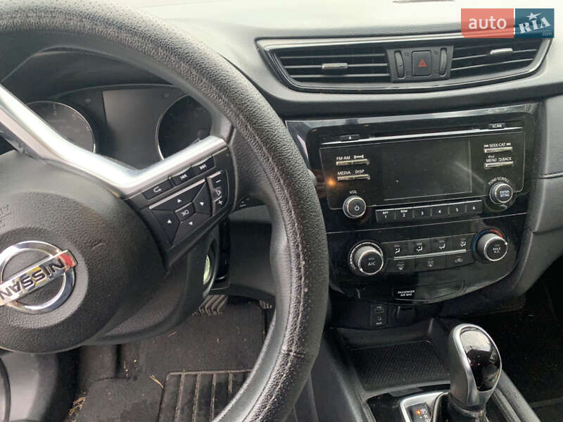 Позашляховик / Кросовер Nissan Rogue 2016 в Львові