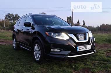 Внедорожник / Кроссовер Nissan Rogue 2017 в Деражне